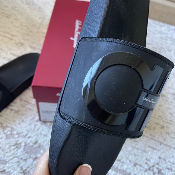 Lightly worn Ferragamo men’s slides - Picture 3 of 6